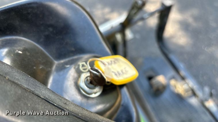 image for item EN5560 John Deere 1200 Hydro bunker rake