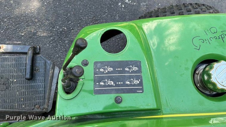image for item EN5560 John Deere 1200 Hydro bunker rake