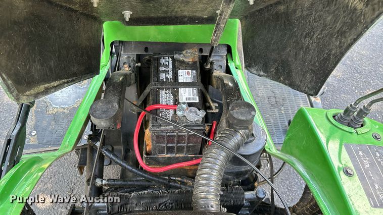 image for item EN5560 John Deere 1200 Hydro bunker rake