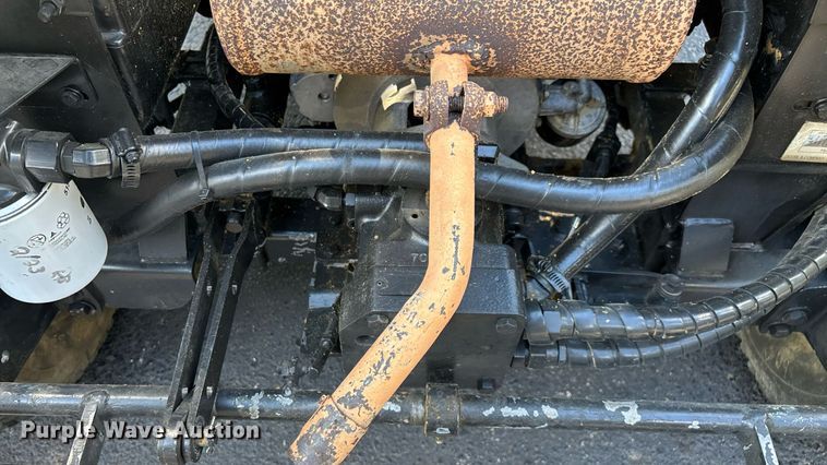 image for item EN5560 John Deere 1200 Hydro bunker rake