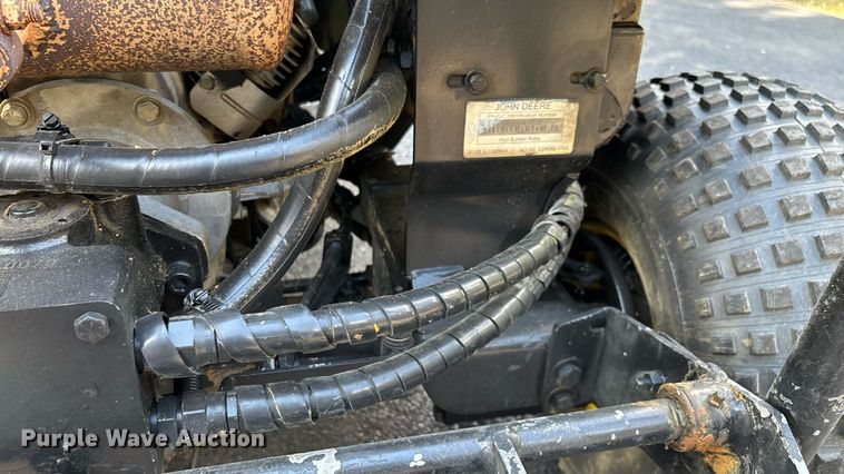 image for item EN5560 John Deere 1200 Hydro bunker rake