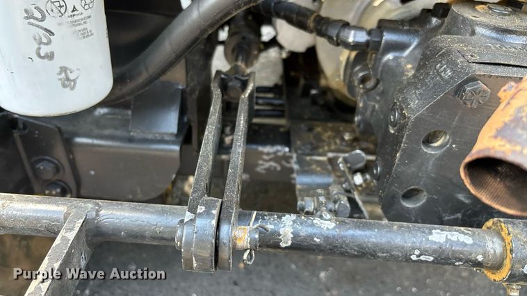 image for item EN5560 John Deere 1200 Hydro bunker rake