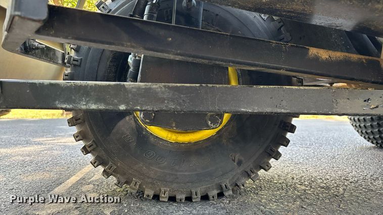 image for item EN5560 John Deere 1200 Hydro bunker rake