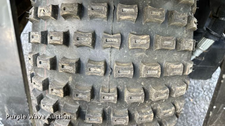 image for item EN5560 John Deere 1200 Hydro bunker rake