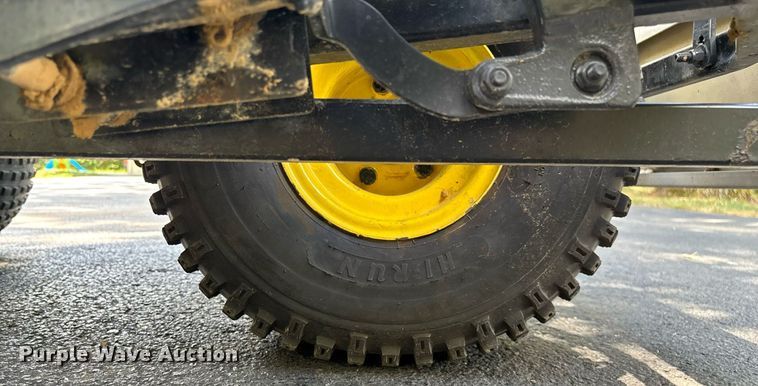 image for item EN5560 John Deere 1200 Hydro bunker rake