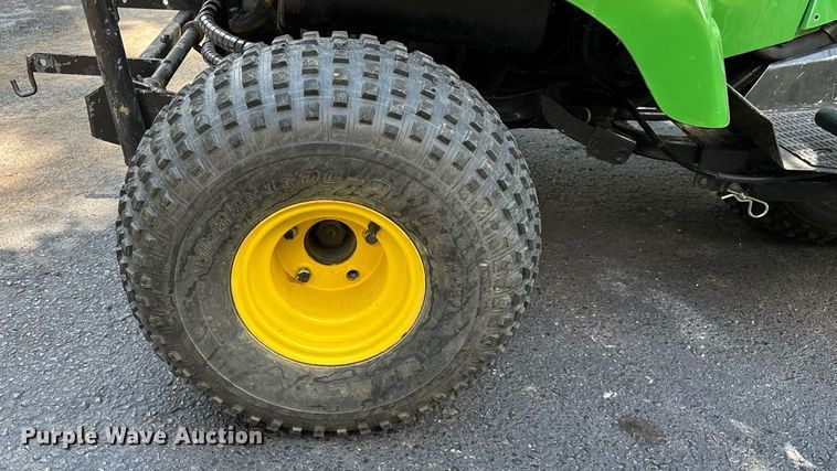 image for item EN5560 John Deere 1200 Hydro bunker rake