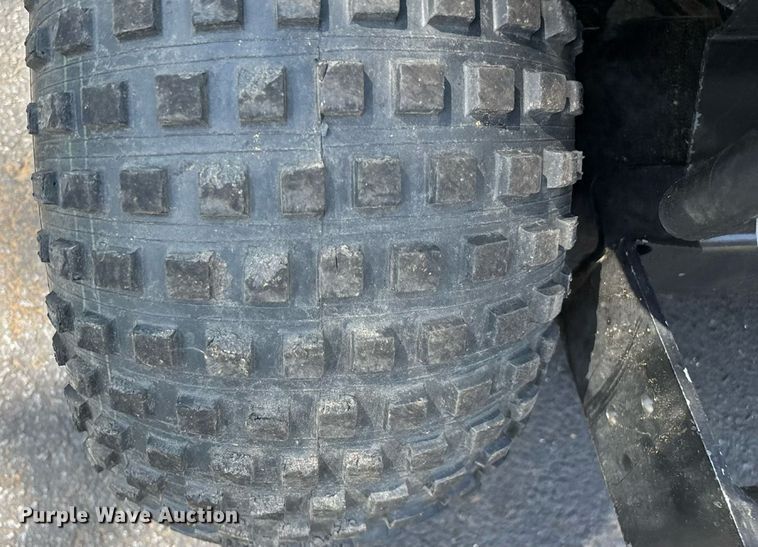 image for item EN5560 John Deere 1200 Hydro bunker rake