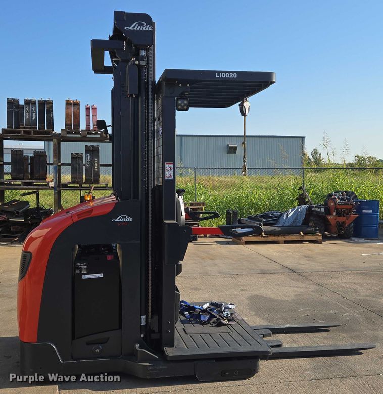 image for item EN8476 2019 Linde V15 order picker