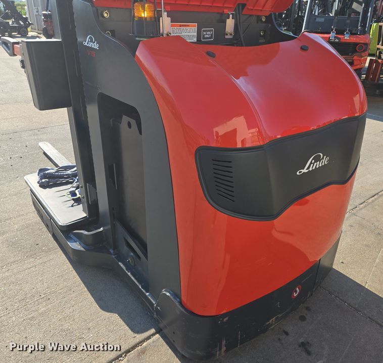 image for item EN8476 2019 Linde V15 order picker