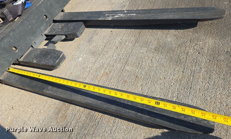 image for item EN8476 2019 Linde V15 order picker