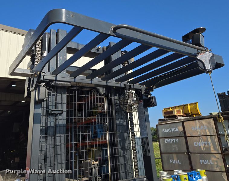 image for item EN8476 2019 Linde V15 order picker