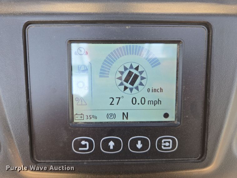 image for item EN8476 2019 Linde V15 order picker