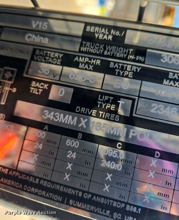 image for item EN8476 2019 Linde V15 order picker