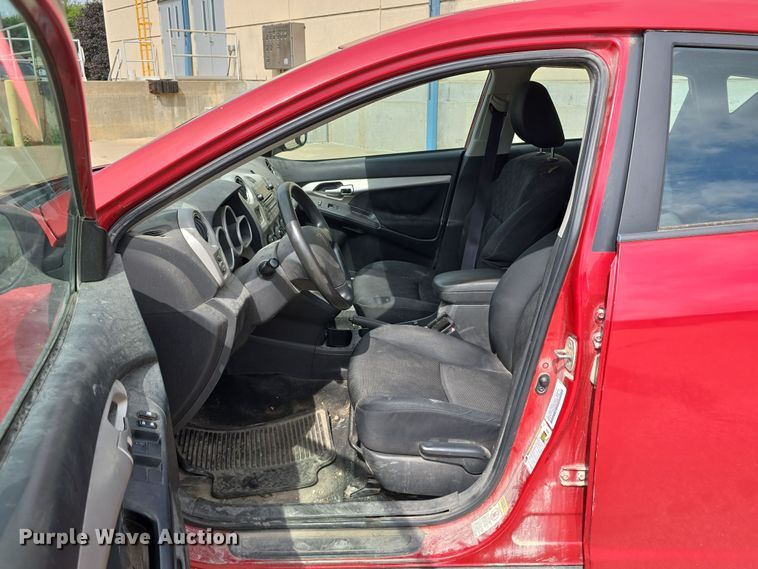 image for item EO1561 2009 Pontiac Vibe 