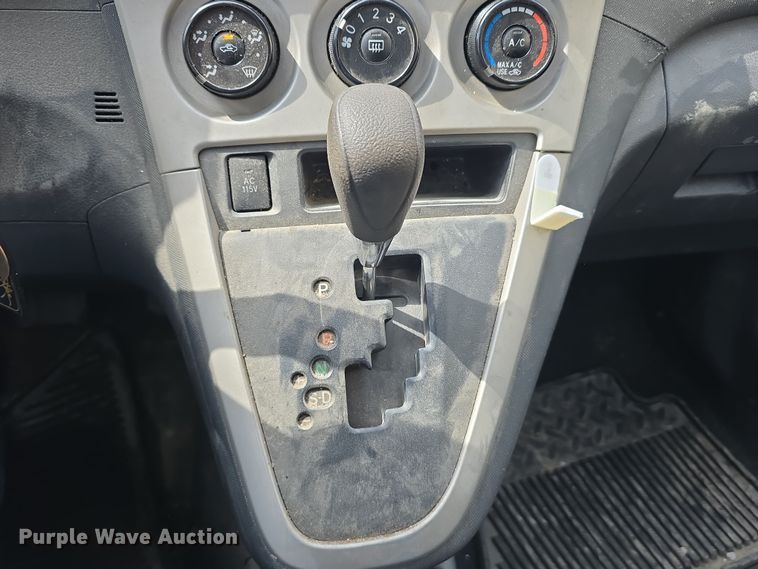 image for item EO1561 2009 Pontiac Vibe 