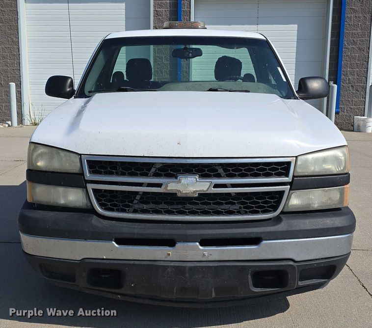 image for item EO1617 2007 Chevrolet 1500 pickup truck
