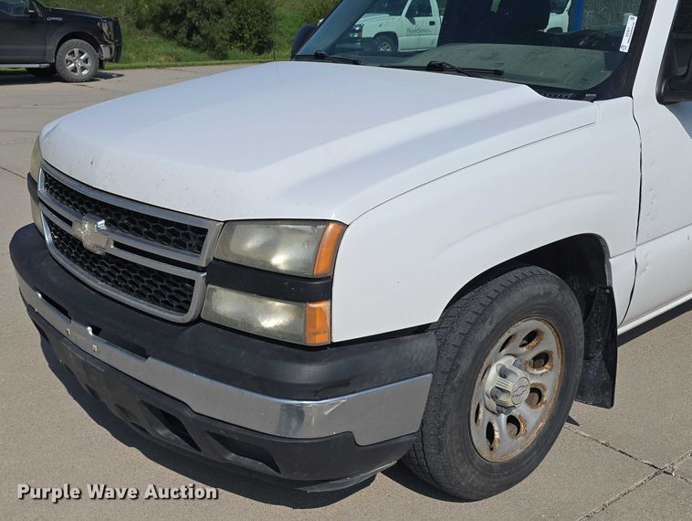 image for item EO1617 2007 Chevrolet 1500 pickup truck