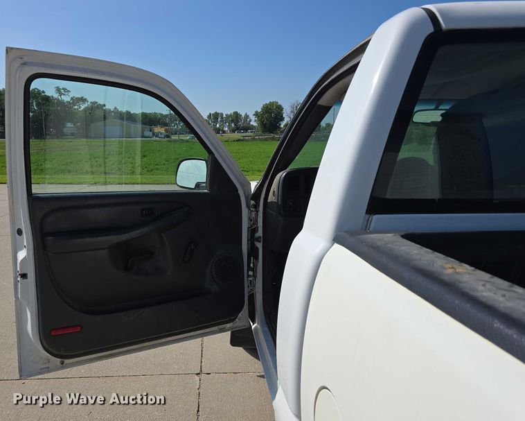 image for item EO1617 2007 Chevrolet 1500 pickup truck