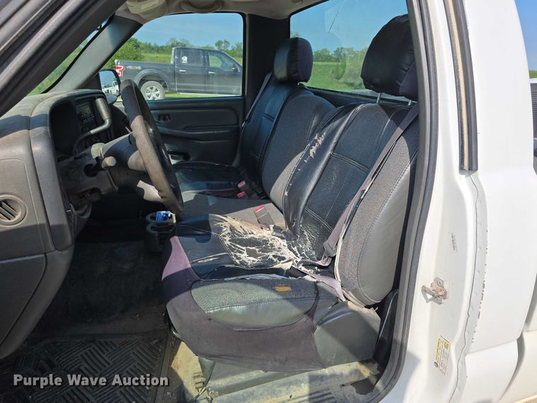 image for item EO1617 2007 Chevrolet 1500 pickup truck