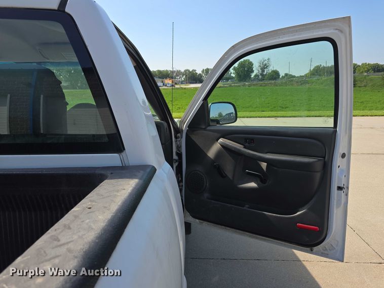 image for item EO1617 2007 Chevrolet 1500 pickup truck