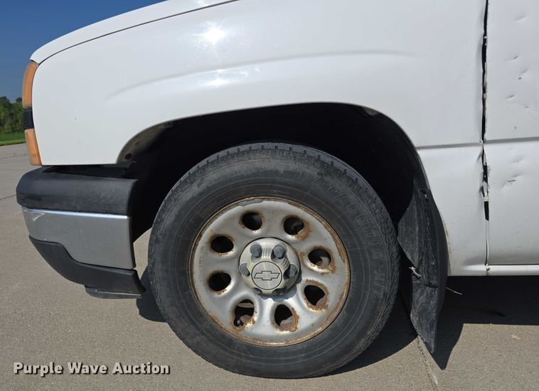 image for item EO1617 2007 Chevrolet 1500 pickup truck
