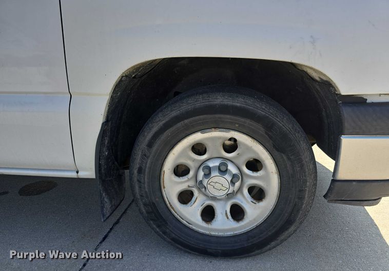 image for item EO1617 2007 Chevrolet 1500 pickup truck