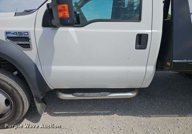 image for item EO4640 2008 Ford F-450 flatbed truck