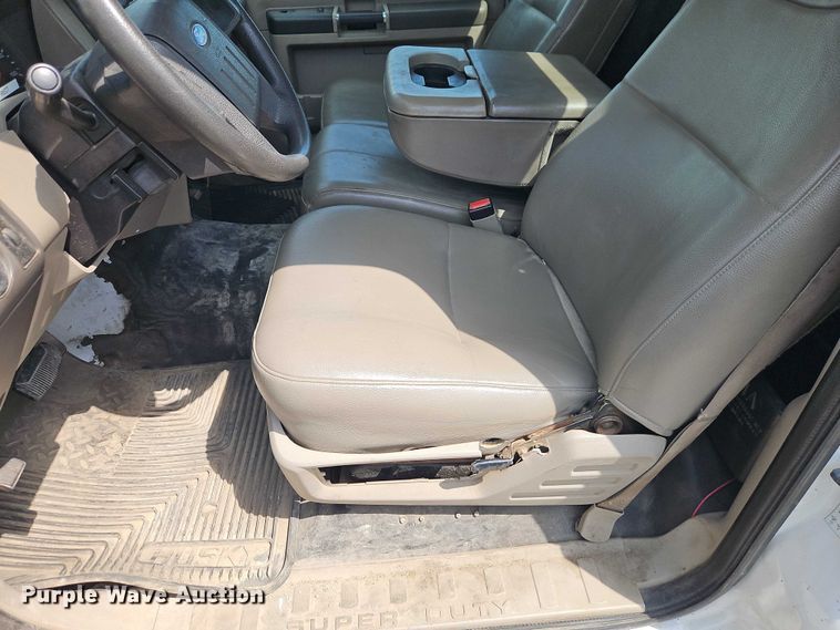 image for item EO4640 2008 Ford F-450 flatbed truck