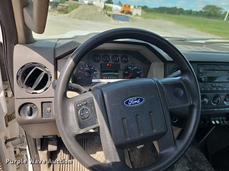 image for item EO4640 2008 Ford F-450 flatbed truck