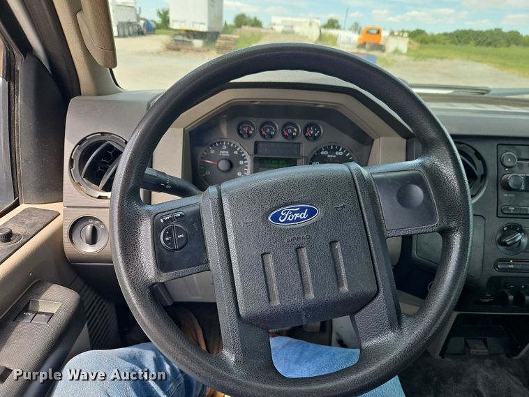 image for item EO4640 2008 Ford F-450 flatbed truck