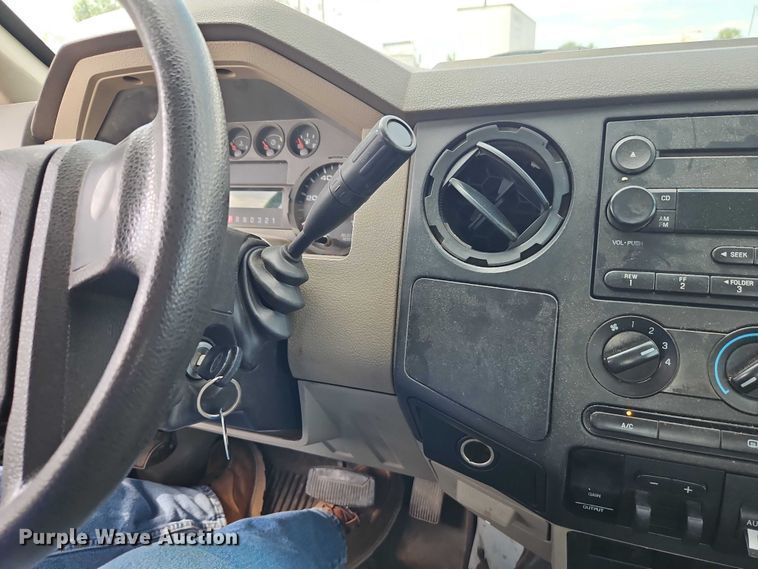 image for item EO4640 2008 Ford F-450 flatbed truck