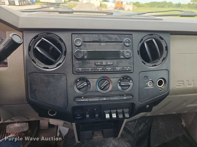 image for item EO4640 2008 Ford F-450 flatbed truck