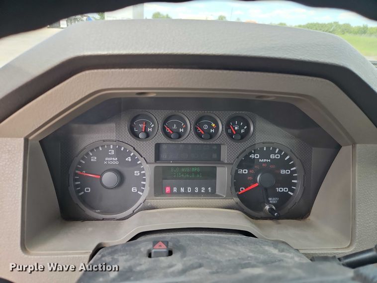 image for item EO4640 2008 Ford F-450 flatbed truck