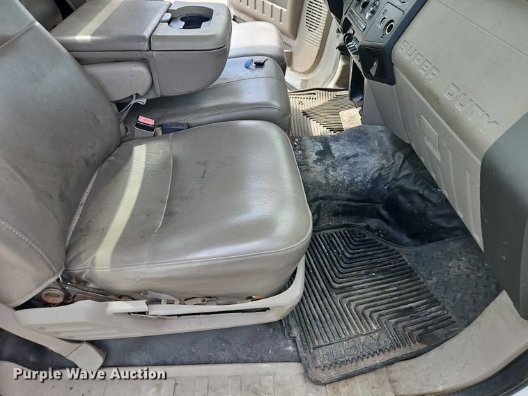 image for item EO4640 2008 Ford F-450 flatbed truck