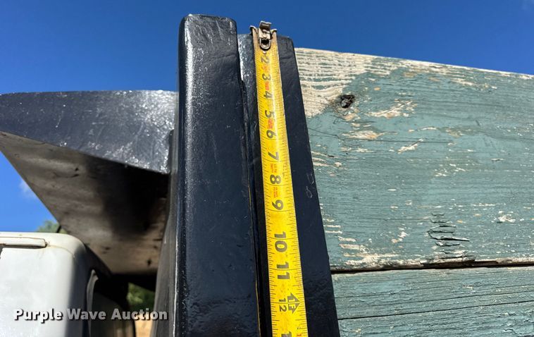 image for item ER0002 1995 Ford F350 Crew Cab dump bed pickup truck