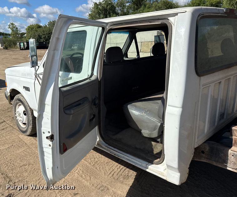 image for item ER0002 1995 Ford F350 Crew Cab dump bed pickup truck