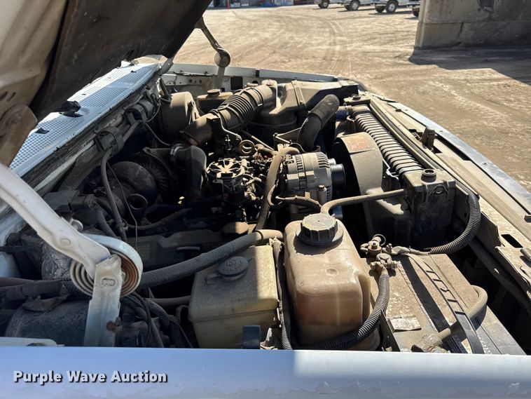 image for item ER0002 1995 Ford F350 Crew Cab dump bed pickup truck