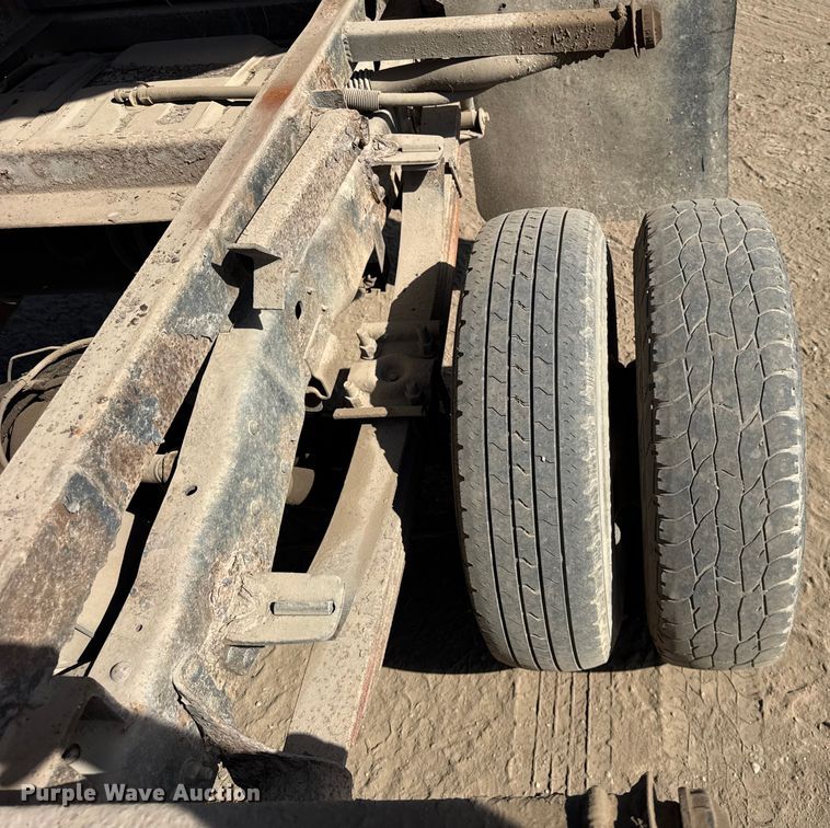 image for item ER0002 1995 Ford F350 Crew Cab dump bed pickup truck