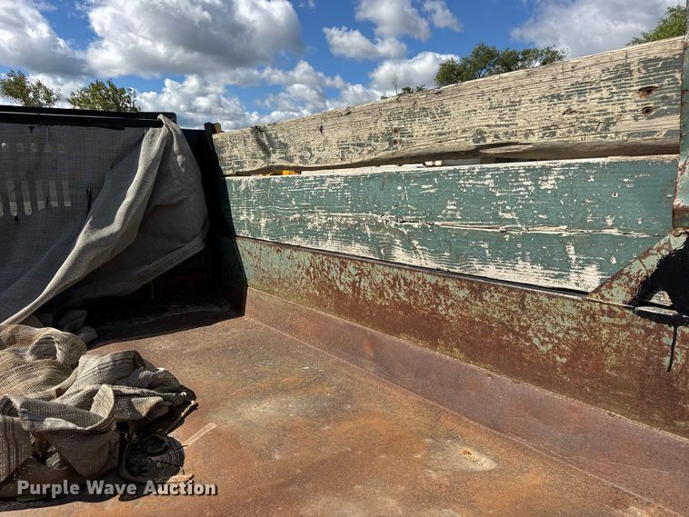 image for item ER0003 1995 Ford F350 Crew Cab dump bed pickup truck