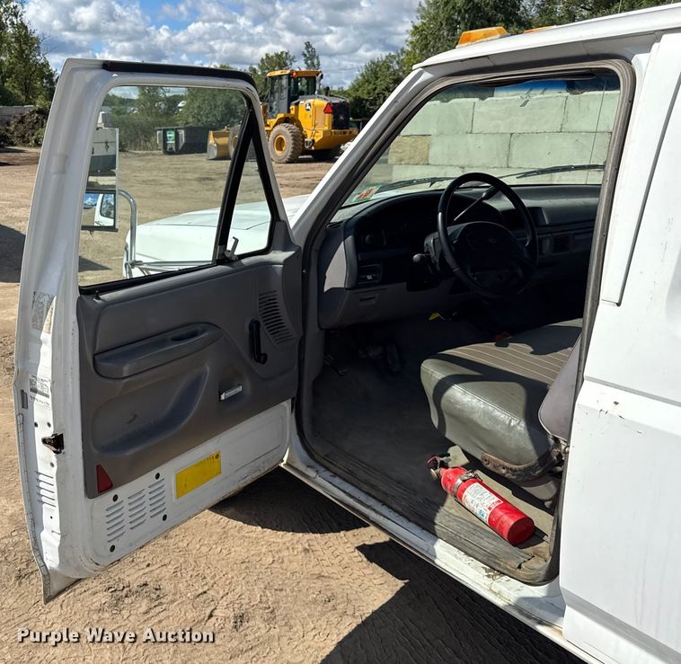 image for item ER0003 1995 Ford F350 Crew Cab dump bed pickup truck