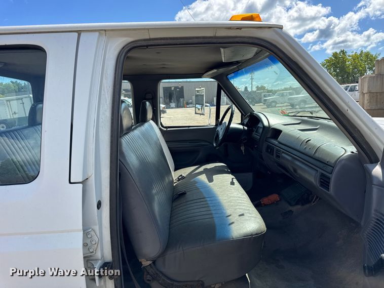 image for item ER0003 1995 Ford F350 Crew Cab dump bed pickup truck