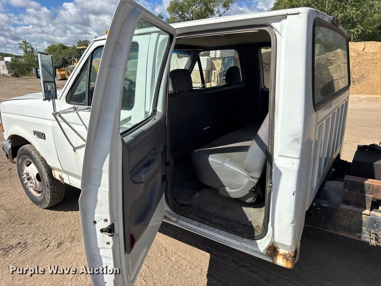 image for item ER0003 1995 Ford F350 Crew Cab dump bed pickup truck