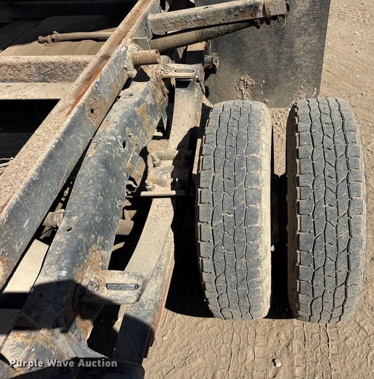 image for item ER0003 1995 Ford F350 Crew Cab dump bed pickup truck