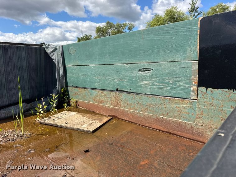 image for item ER0006 1995 Ford F350 Crew Cab dump bed pickup truck