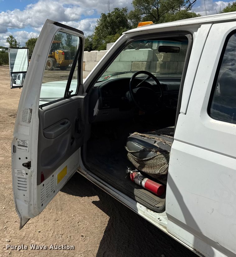 image for item ER0006 1995 Ford F350 Crew Cab dump bed pickup truck