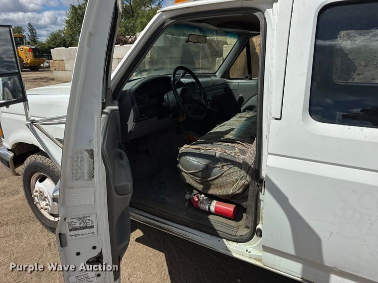 image for item ER0006 1995 Ford F350 Crew Cab dump bed pickup truck