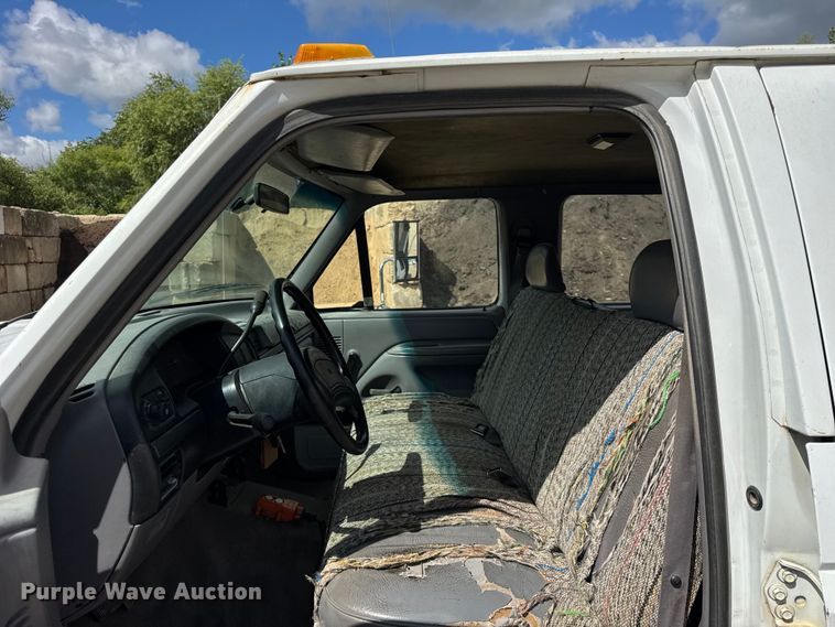 image for item ER0006 1995 Ford F350 Crew Cab dump bed pickup truck