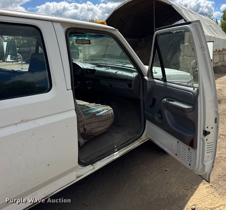 image for item ER0006 1995 Ford F350 Crew Cab dump bed pickup truck