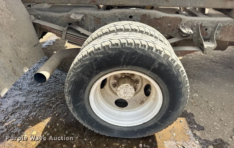 image for item ER0006 1995 Ford F350 Crew Cab dump bed pickup truck