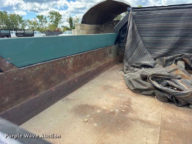 image for item ER0007 1995 Ford F350 Crew Cab dump bed pickup truck